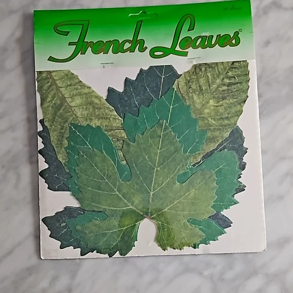 Deco Parchment Cheese Leaves - Picture 1 of 2